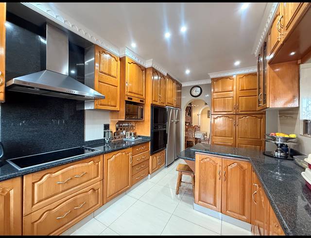 4 BEDROOM FREESTANDING FOR SALE IN KHARWASTAN
